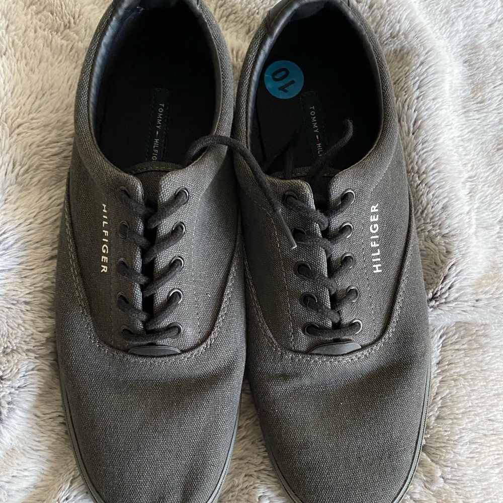 Men’s shoes size 10